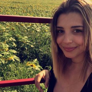 Meet your Posher, Anthonnella